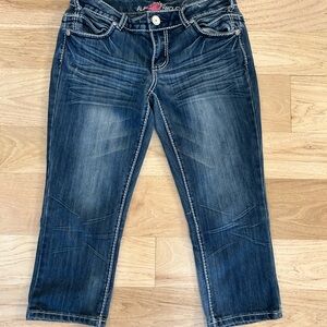 Almost famous junior size 5 cropped jeans